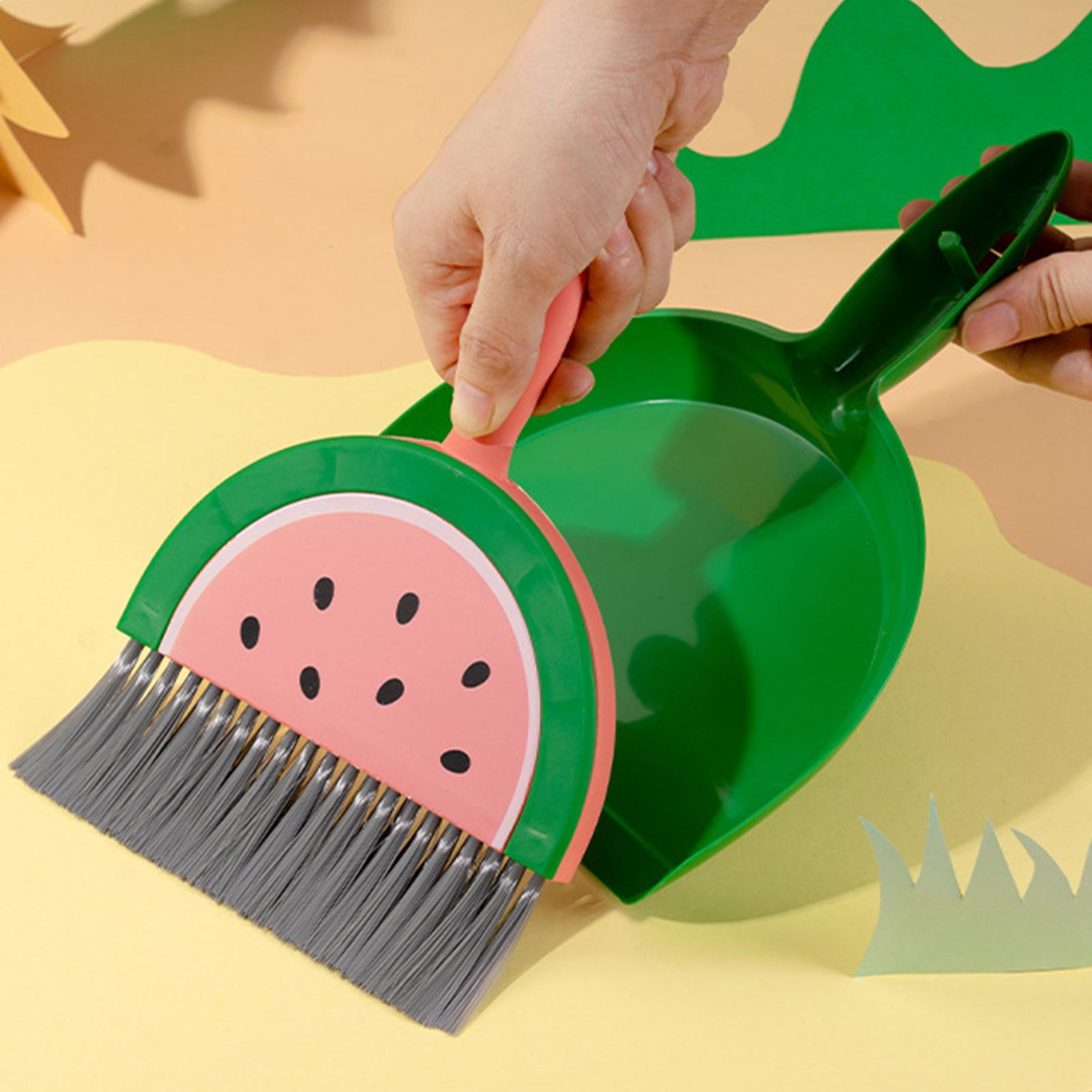 مجموعة مكنسة ومكنسة غبار صغيرة - مراجعة Kids Outdoor Broom وسعره