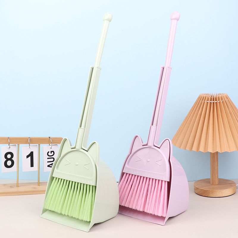 مجرفة مكنسة للأطفال على الطراز - مراجعة Kids Outdoor Broom وسعره