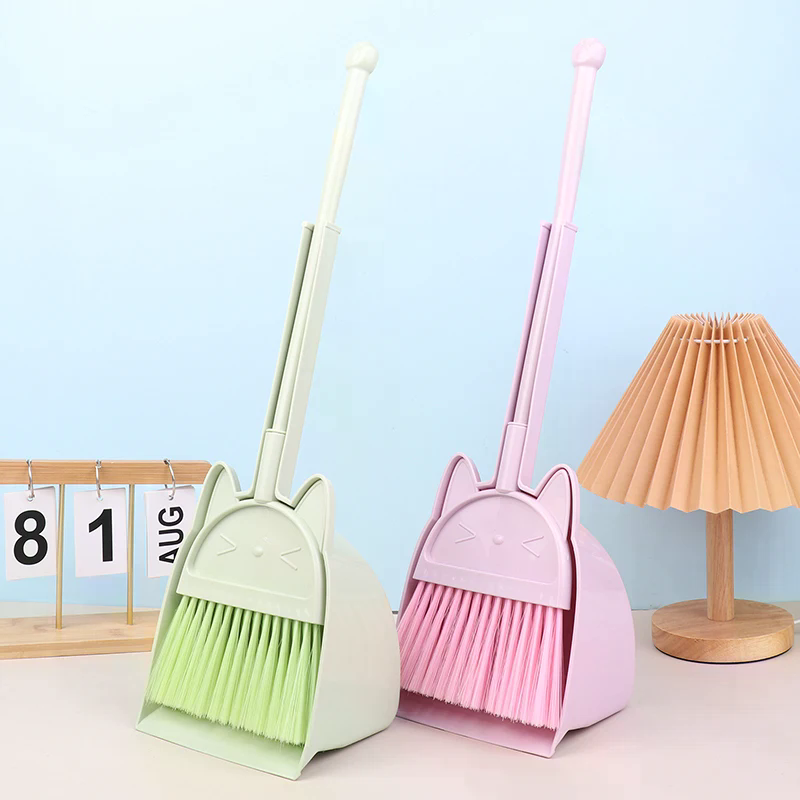 مجموعة أدوات تنظيف للأطفال مكو - مراجعة Kids Outdoor Broom وسعره