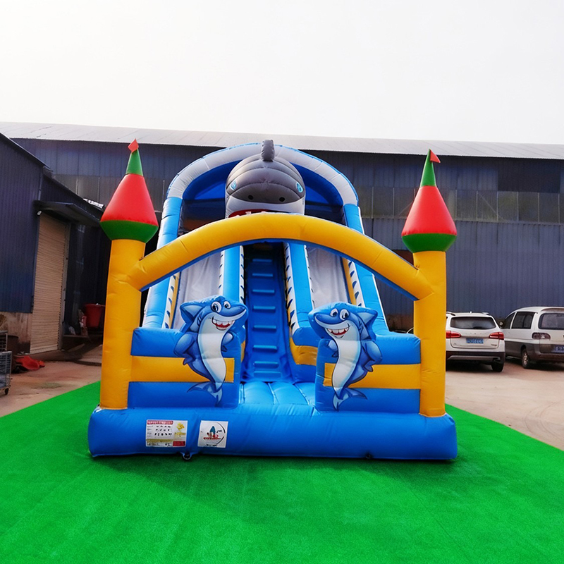 زحليقة قابلة للنفخ صغيرة قابلة - مراجعة Kids Outdoor Slide وسعره